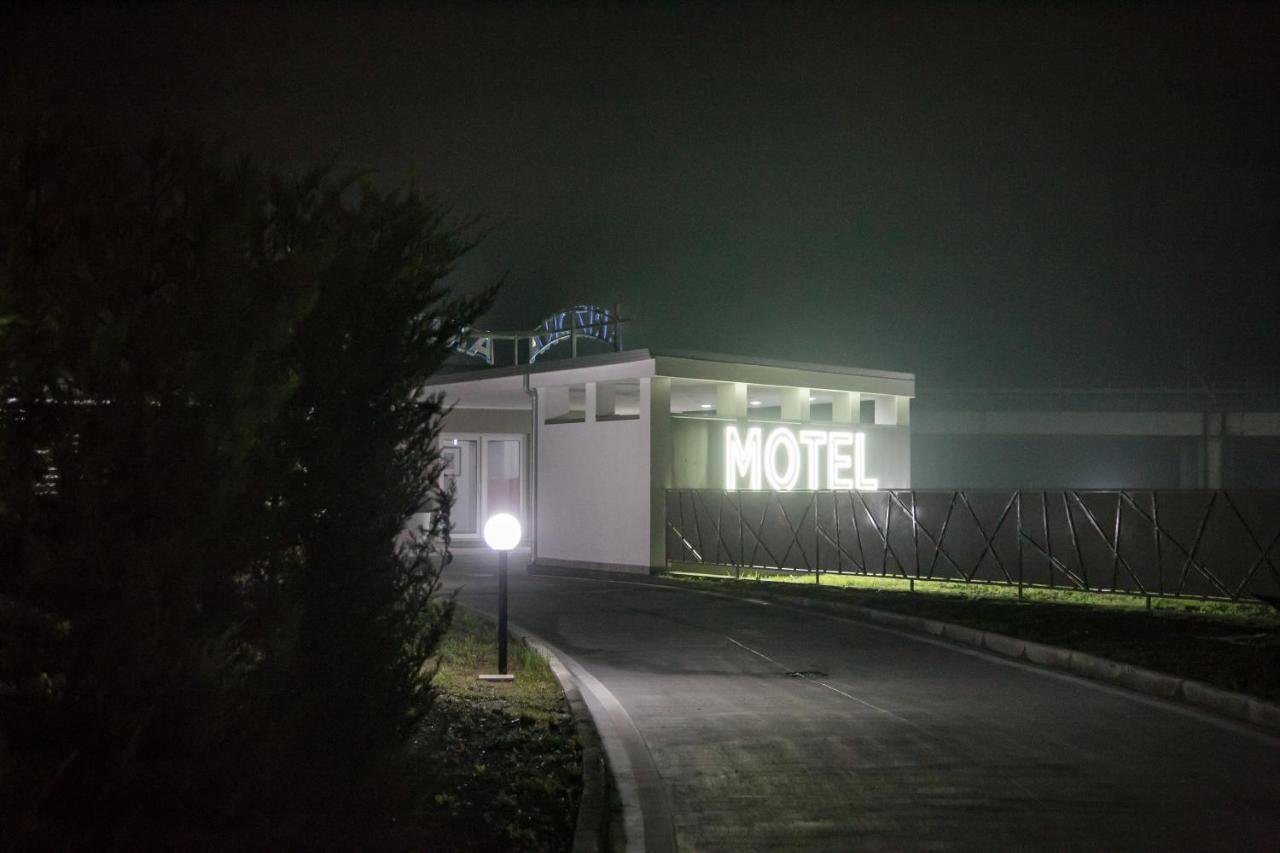 Arizona Motel カステル・ヴォルトゥルノ エクステリア 写真